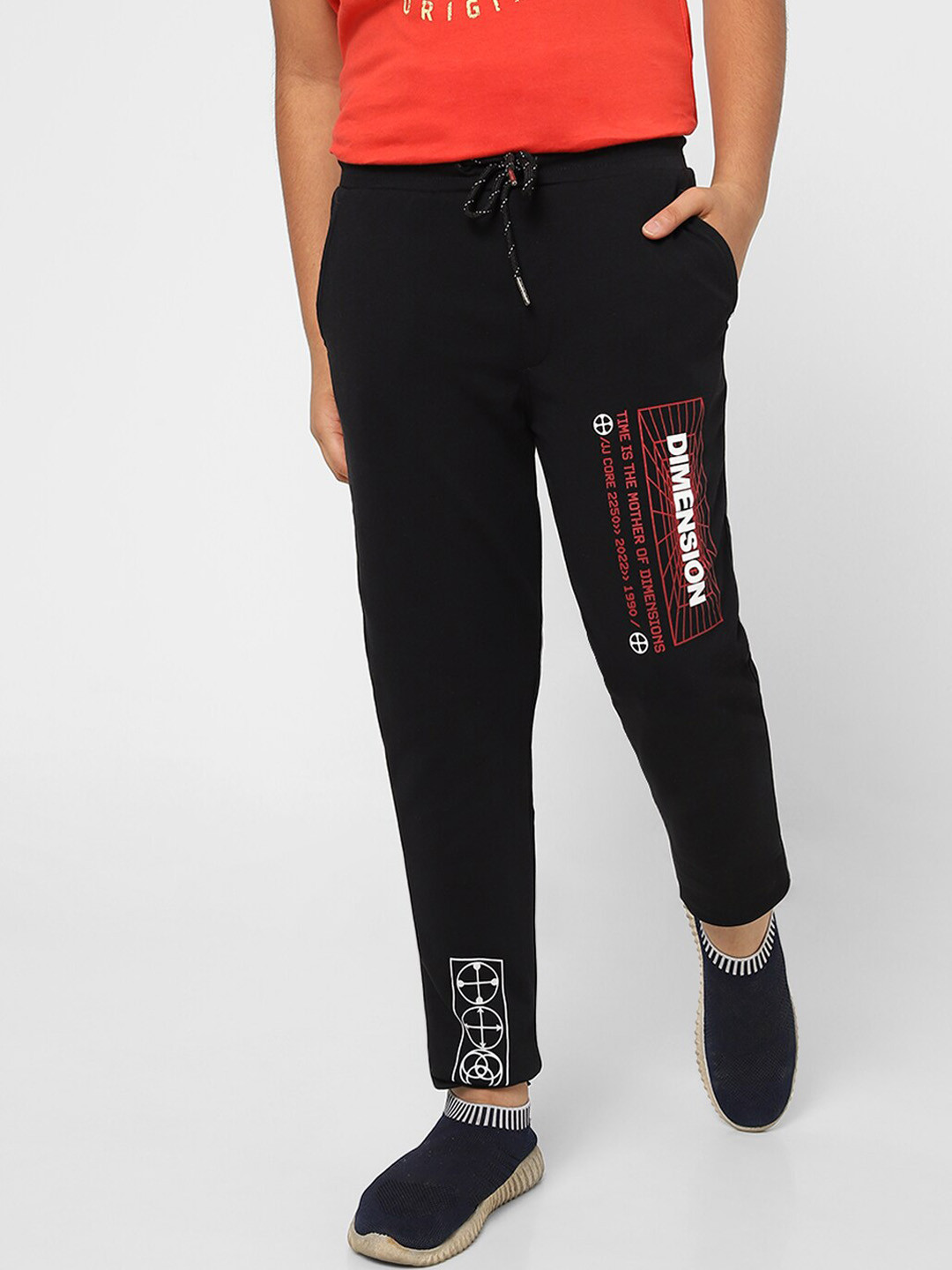 

Jack & Jones Boys Black Solid Cotton Track Pants