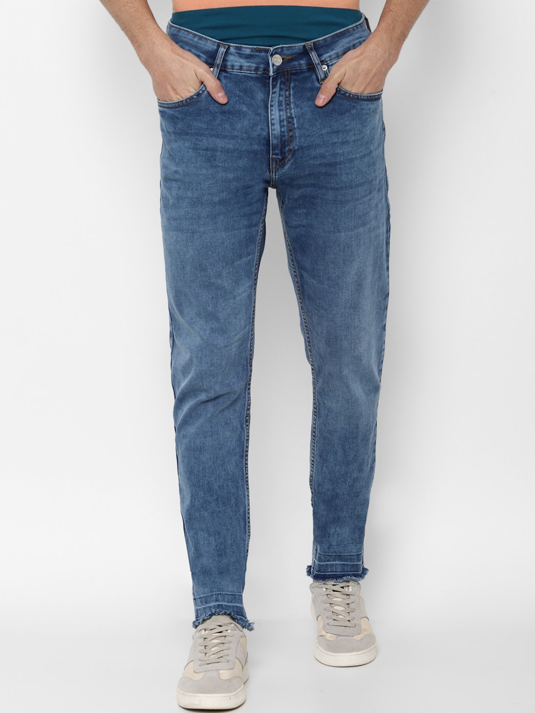 

FOREVER 21 Men Blue Slim Fit Heavy Fade Jeans