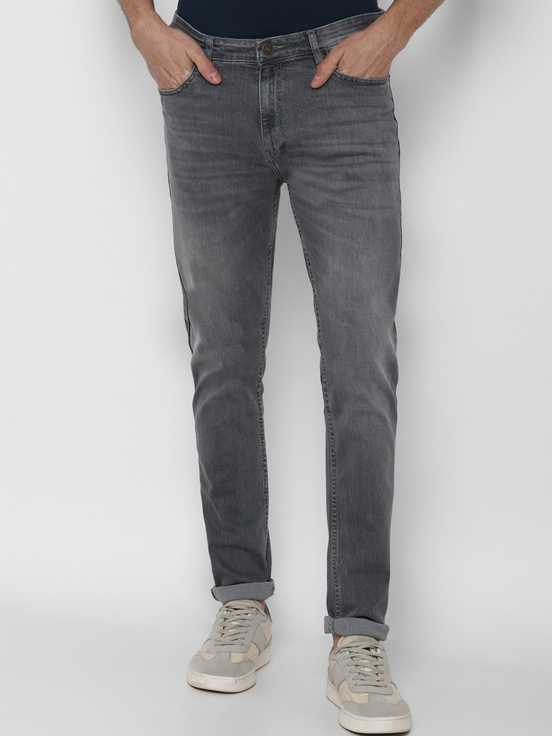 

FOREVER 21 Men Grey Slim Fit Heavy Fade Jeans