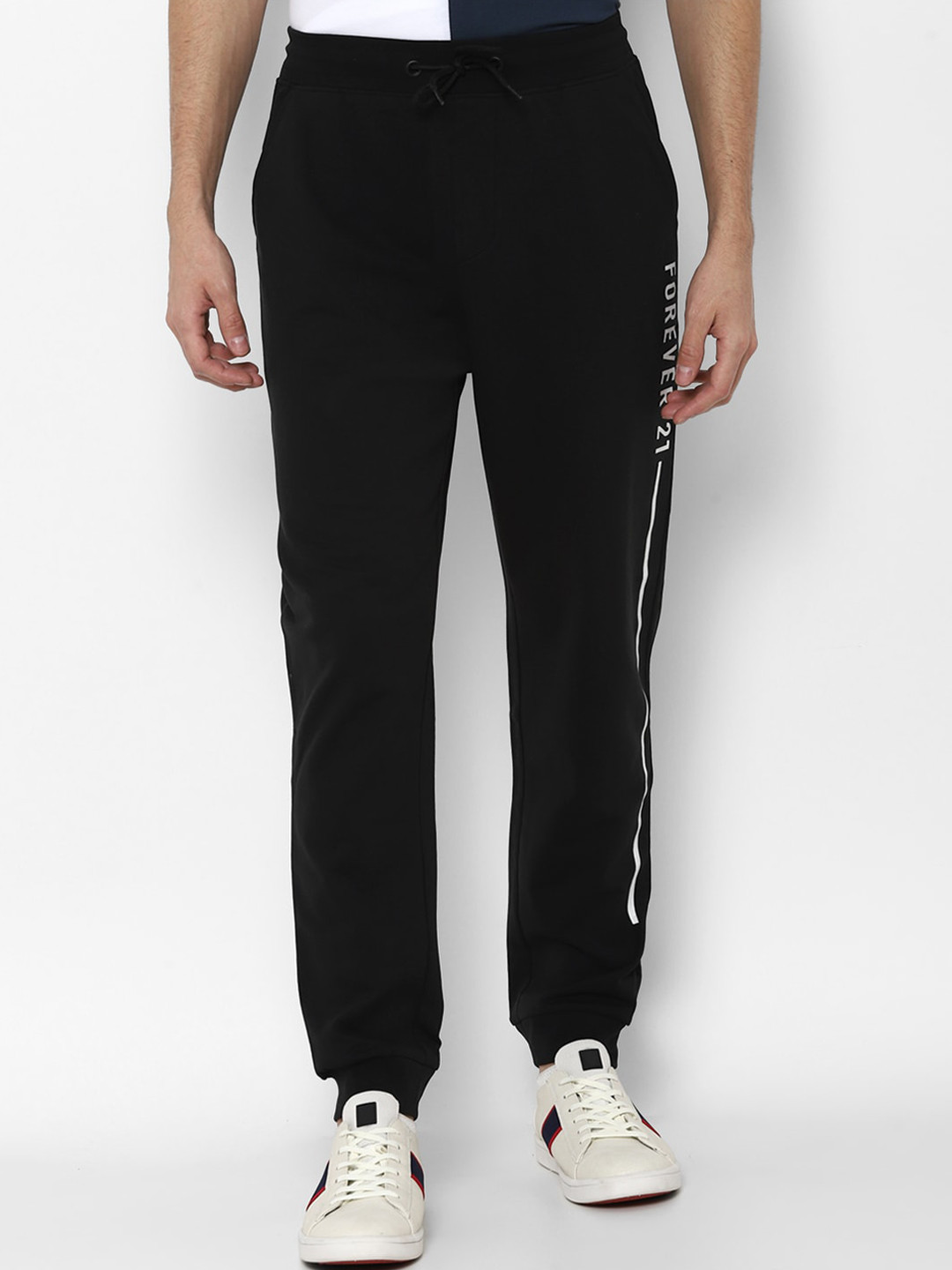

FOREVER 21 Men Black Joggers Trousers