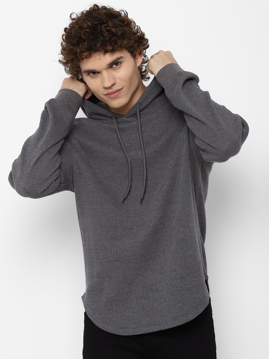 

FOREVER 21 Men Grey Hooded T-shirt