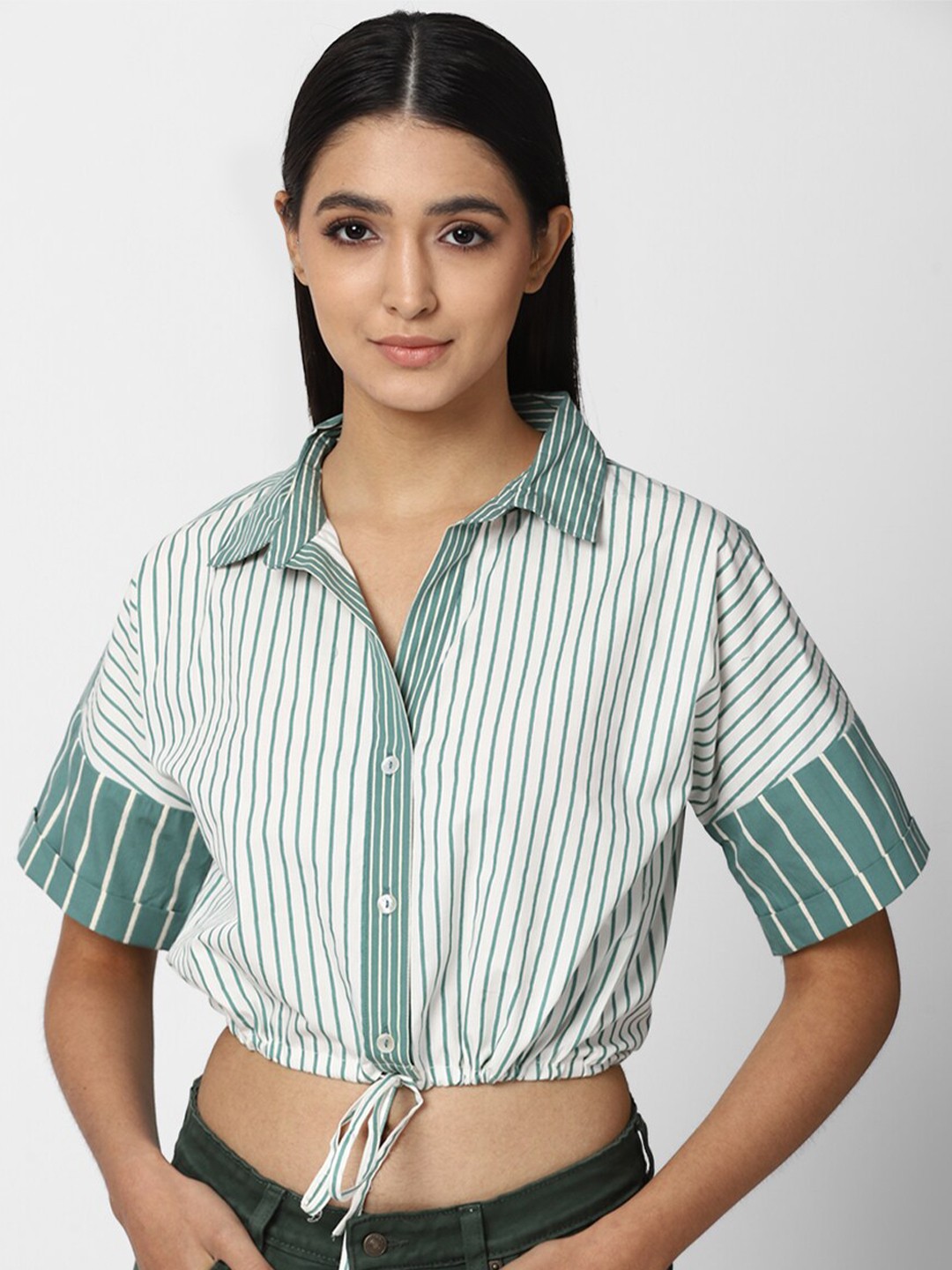

FOREVER 21 Women White & Green Striped Shirt Style Crop Top