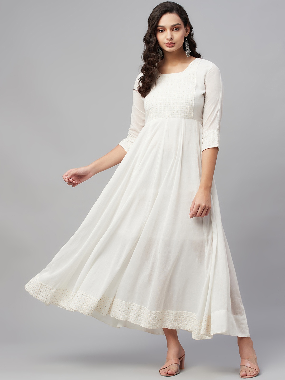 

AMIRAS INDIAN ETHNIC WEAR White Ethnic Motifs Embroidered Ethnic Maxi Dress