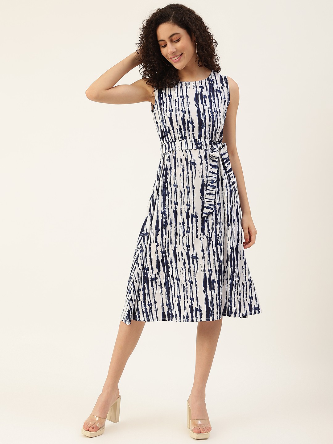 

VAABA Women White & Blue Printed A-Line Dress