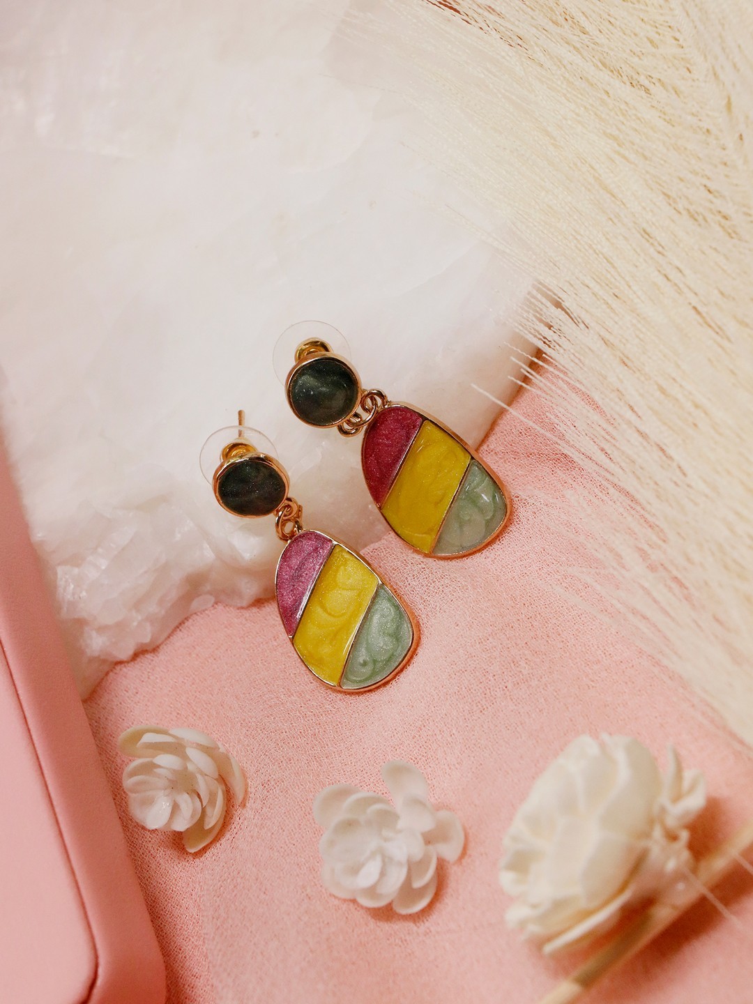 

Ishhaara Red & Green Geometric Drop Earrings