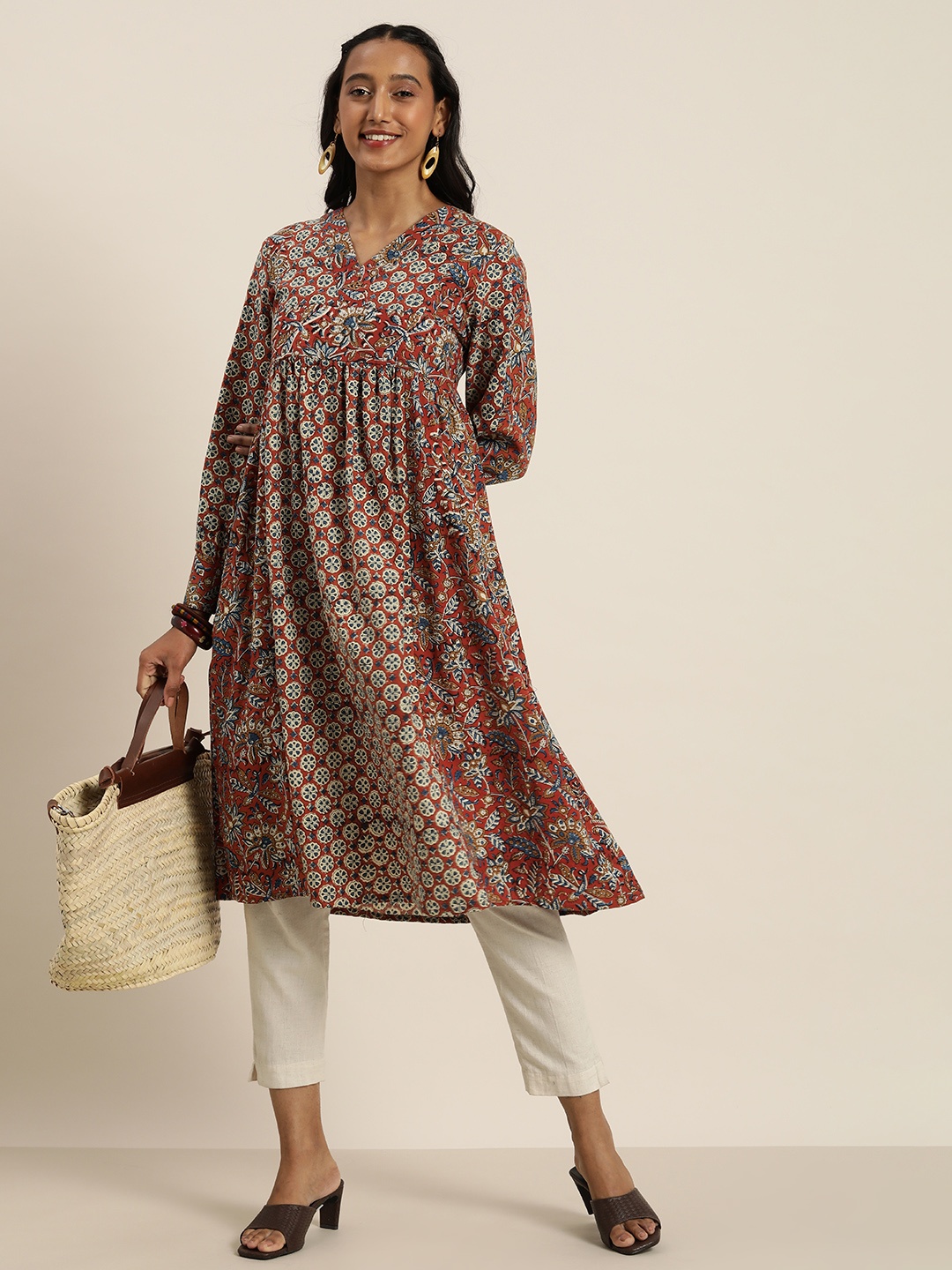 

Taavi Women Red & Blue Bagru Hand Block Printed Kurta