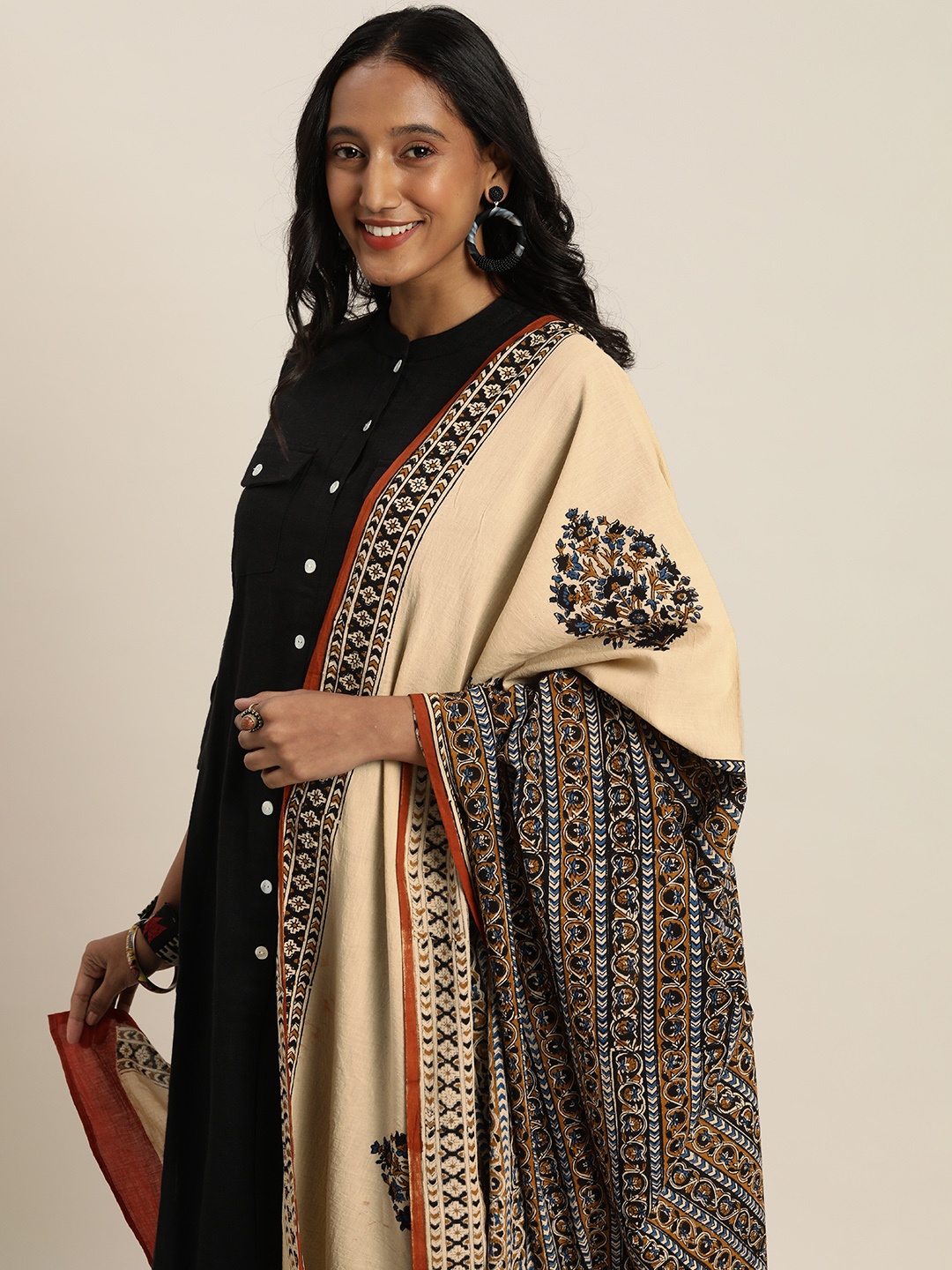 

Taavi Black & Beige Bagru Hand Block Printed Pure Cotton Dupatta