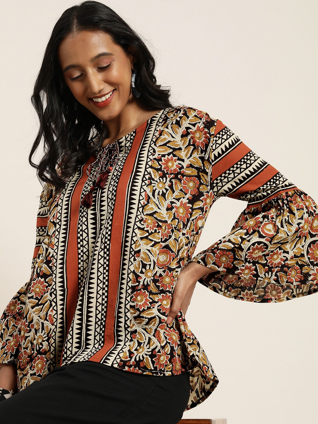 

Taavi Woman Black & Red Bagru Hand Block Print Tie-Up Neck Cotton Top