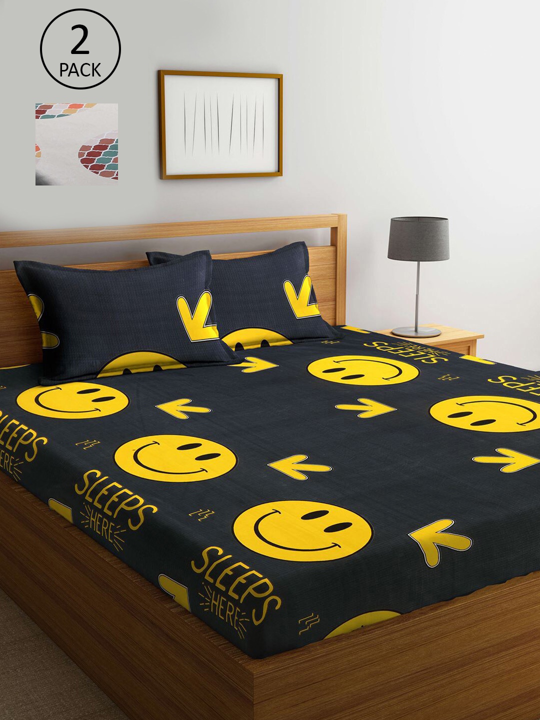 

KLOTTHE Black & Off-White Graphic 210 TC 2 King Bedsheets with 4 Pillow Covers