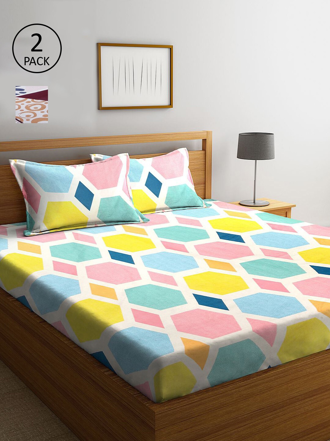 

KLOTTHE White & Brown Geometric 210 TC 2 King Bedsheet with 4 Pillow Covers