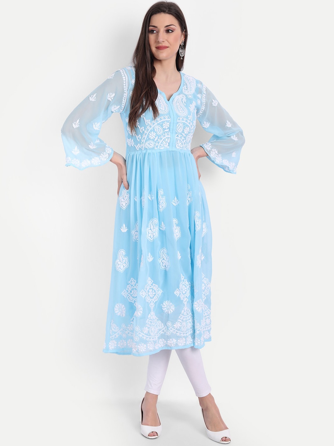 

Indiankala4u Women Blue & White Ethnic Motifs Printed Flared Sleeves Georgette Anarkali Kurta