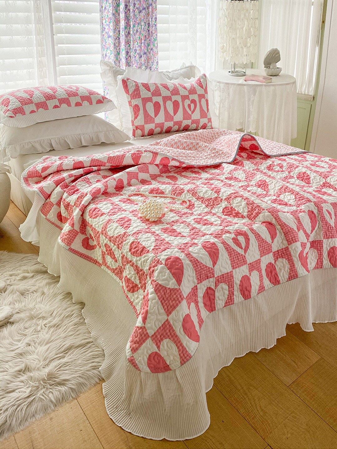 

JC Collection Pink & White Printed Double King Bed Cover With 2 Pillow Covers