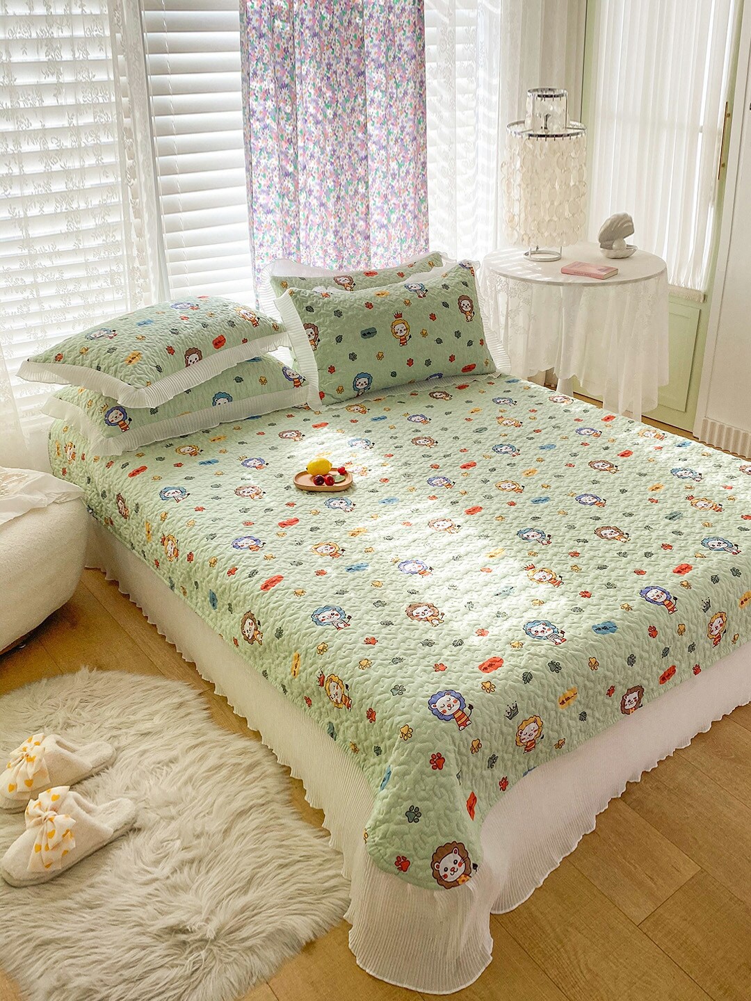 

JC Collection Green Printed Double Queen Bed Cover with 2 Pillow Covers