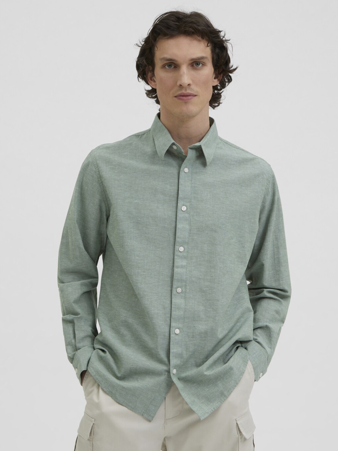 

SELECTED Men Green Solid Casual Shirt