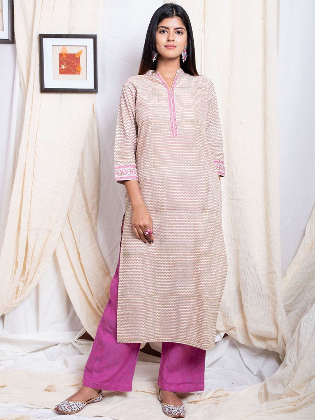 

Shuddhi Women Pink & Green Geometric Printed Pure Cotton Kurta