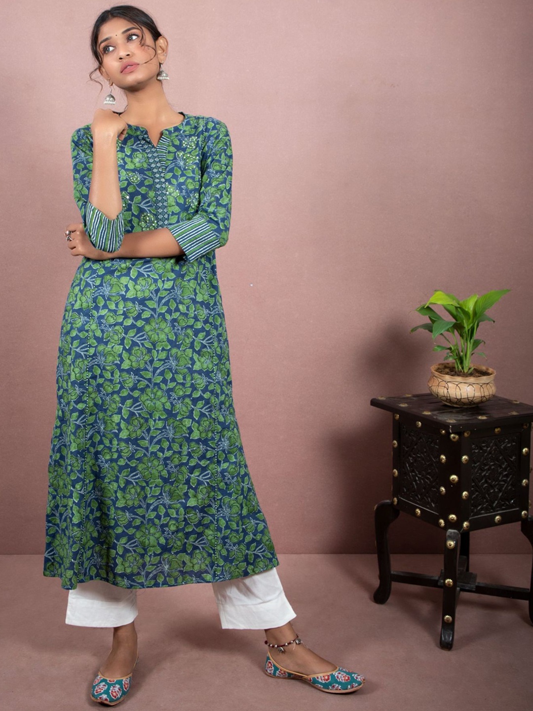 

Shuddhi Women Green & Blue Floral Printed Kurta