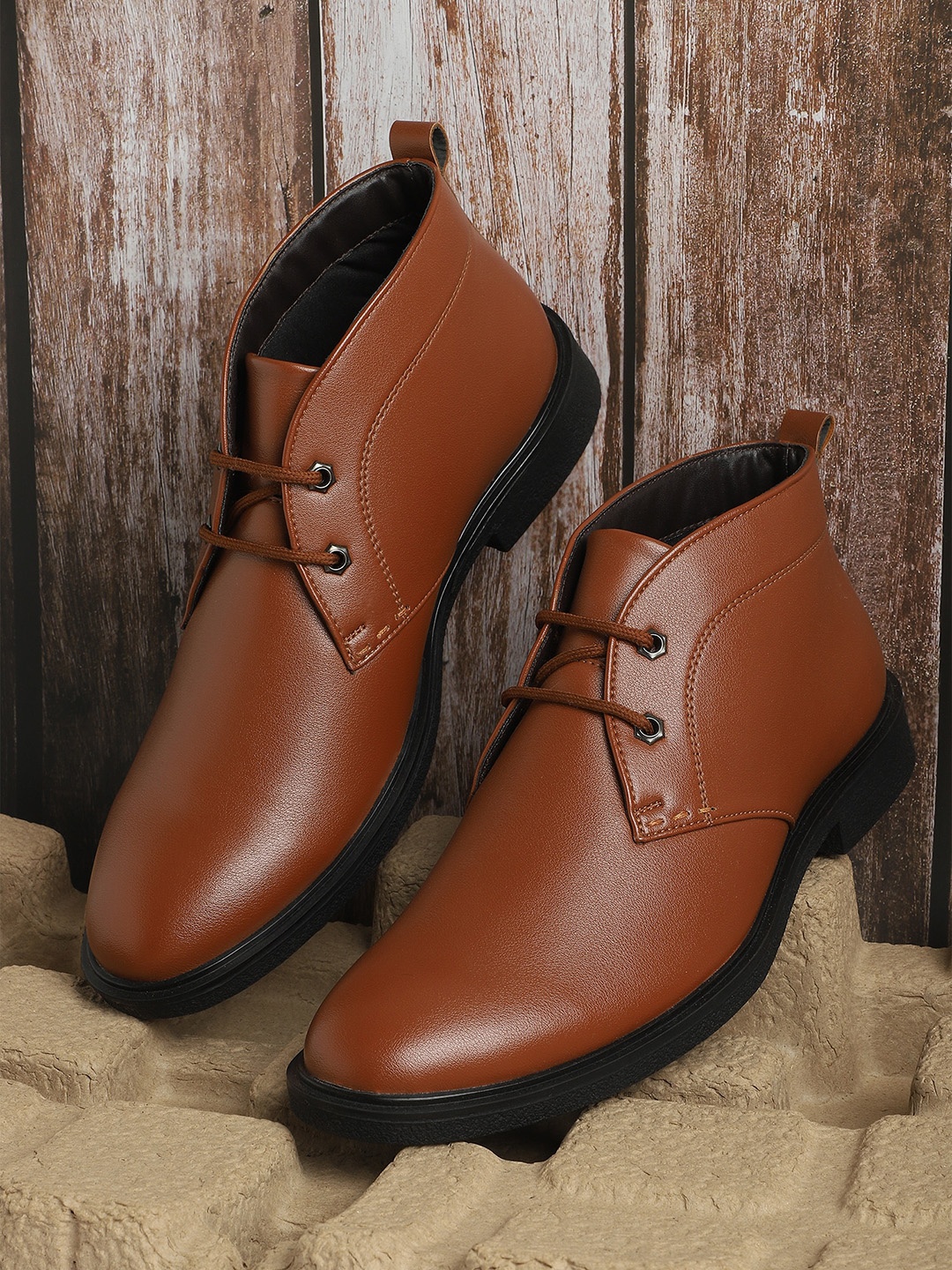 

Carlton London Men Tan Brown Solid Boots