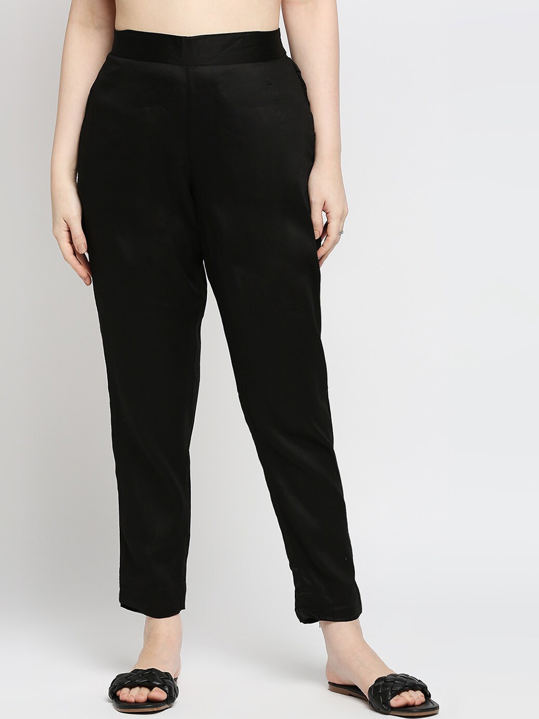 

ZRI Women Black Silk Smart Trousers