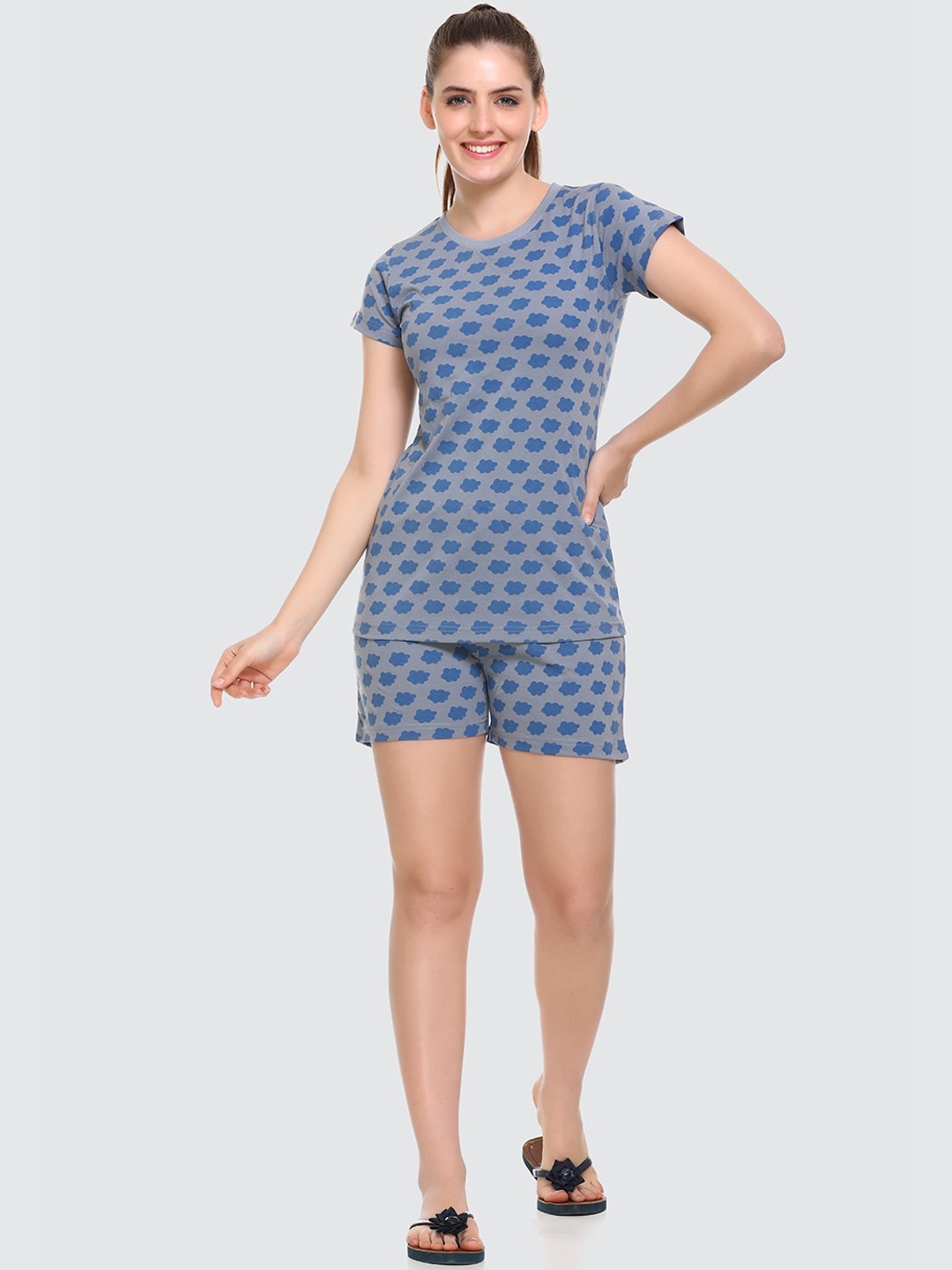 

Obaan Women Blue Printed Night suit