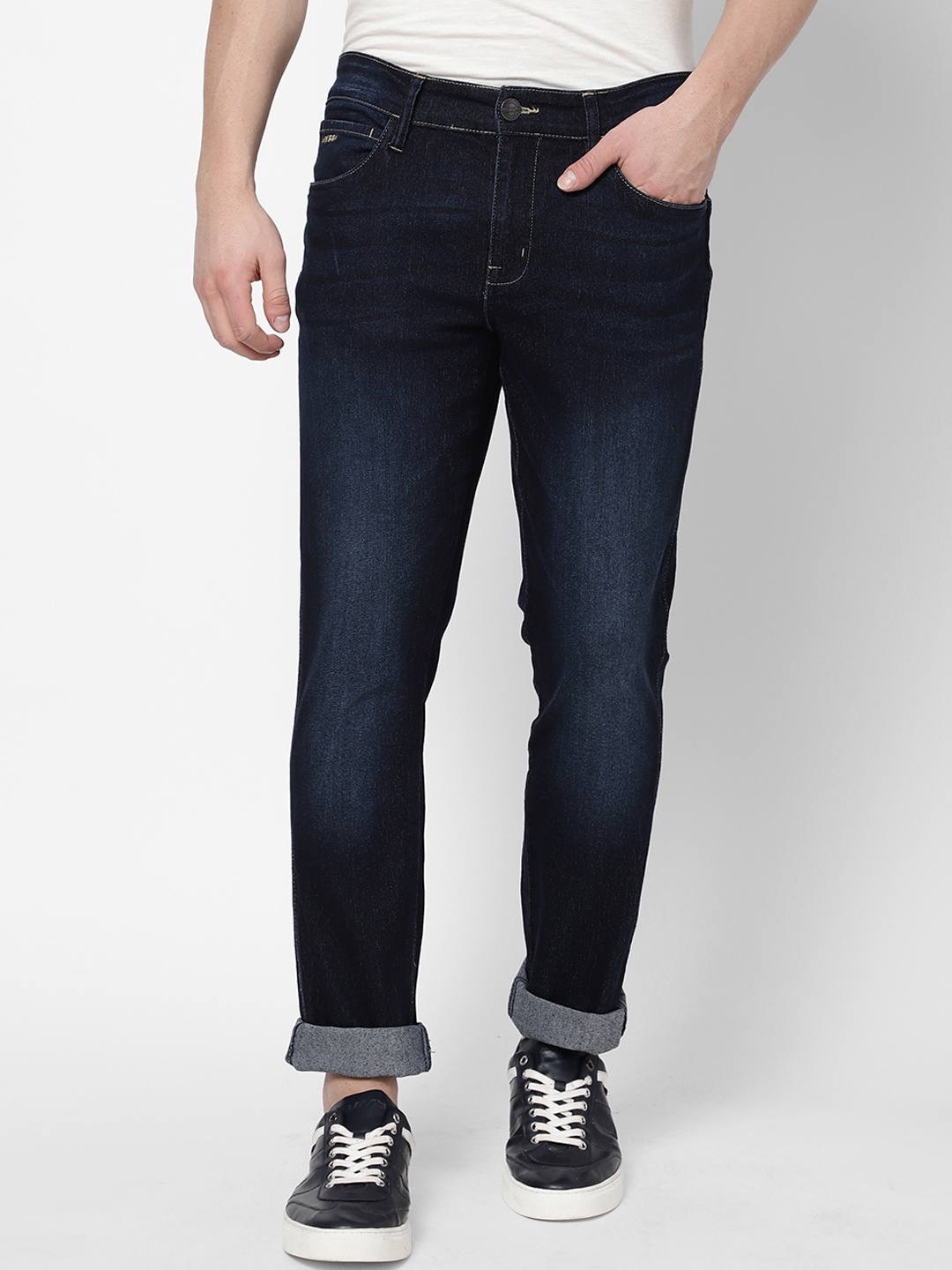 

Wrangler Men Blue Skanders Slim Fit Low-Rise Light Fade Stretchable Jeans