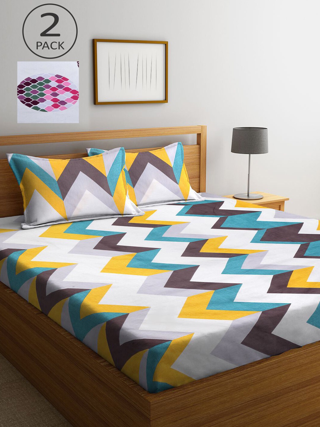 

KLOTTHE White Geometric 210 TC 2 King Bedsheets with 4 Pillow Covers