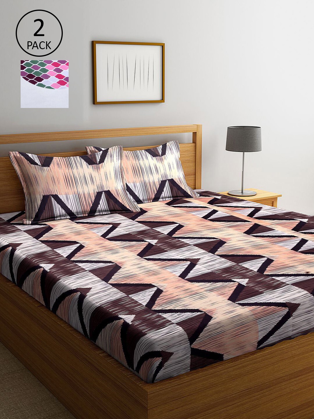 

KLOTTHE White & Brown Geometric 210 TC 2 King Bedsheet with 4 Pillow Covers
