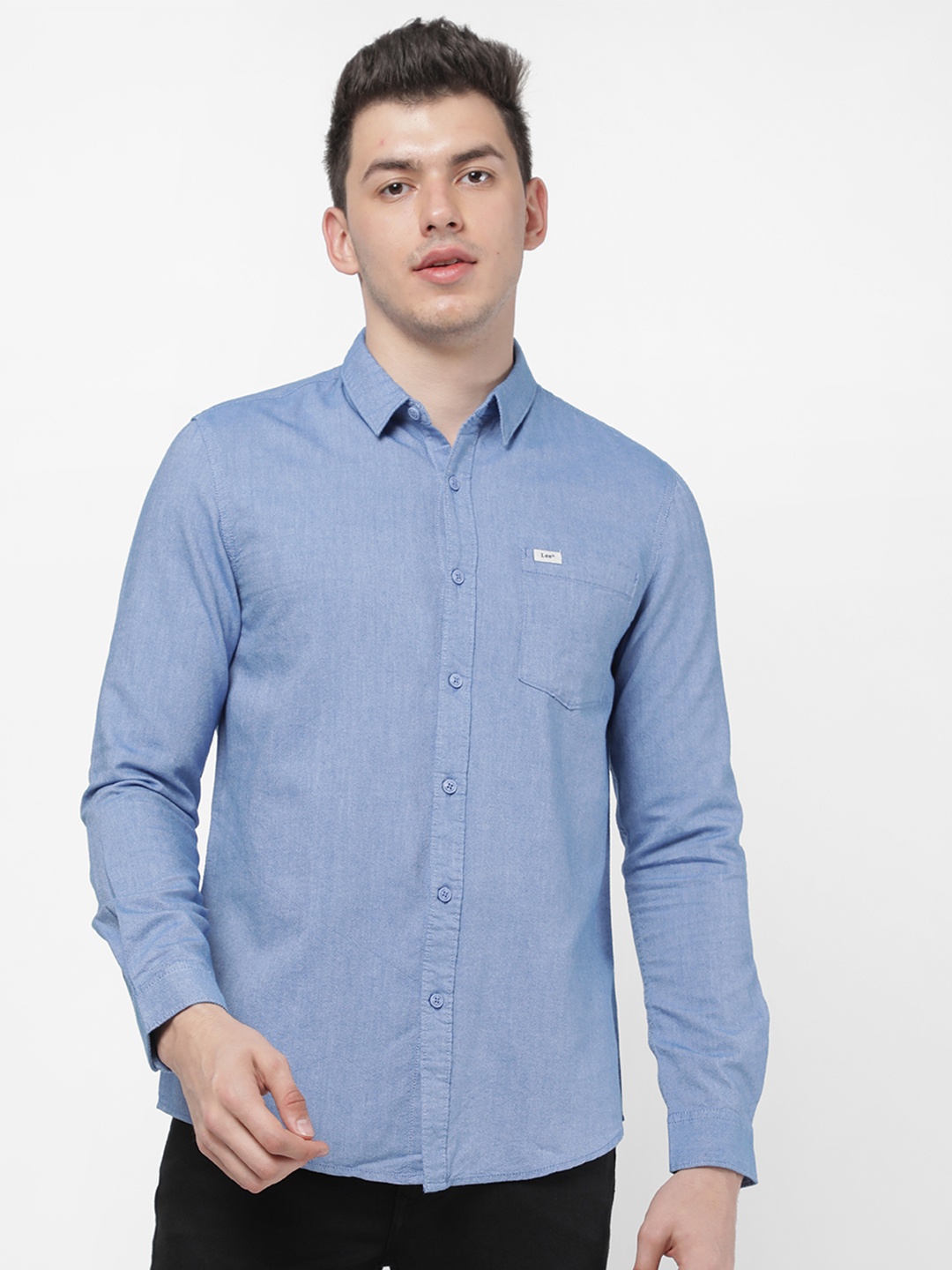 

Lee Men Blue Solid Slim Fit Casual Shirt