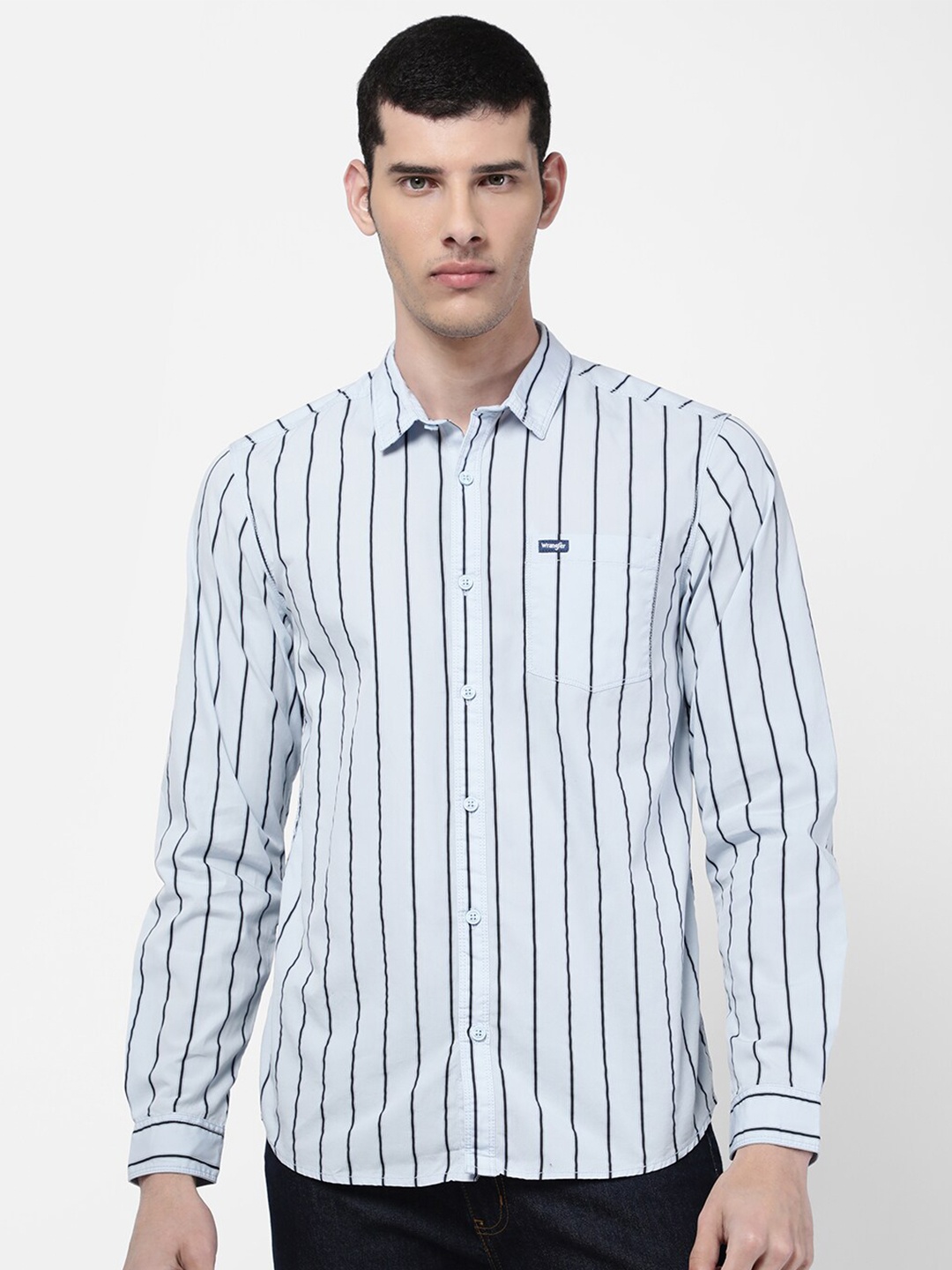

Wrangler Men Blue Slim Fit Striped Casual Shirt