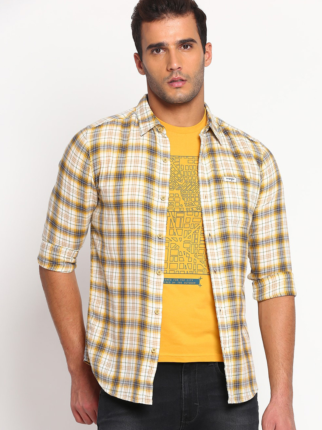 

Wrangler Men Beige Slim Fit Tartan Checks Checked Cotton Casual Shirt