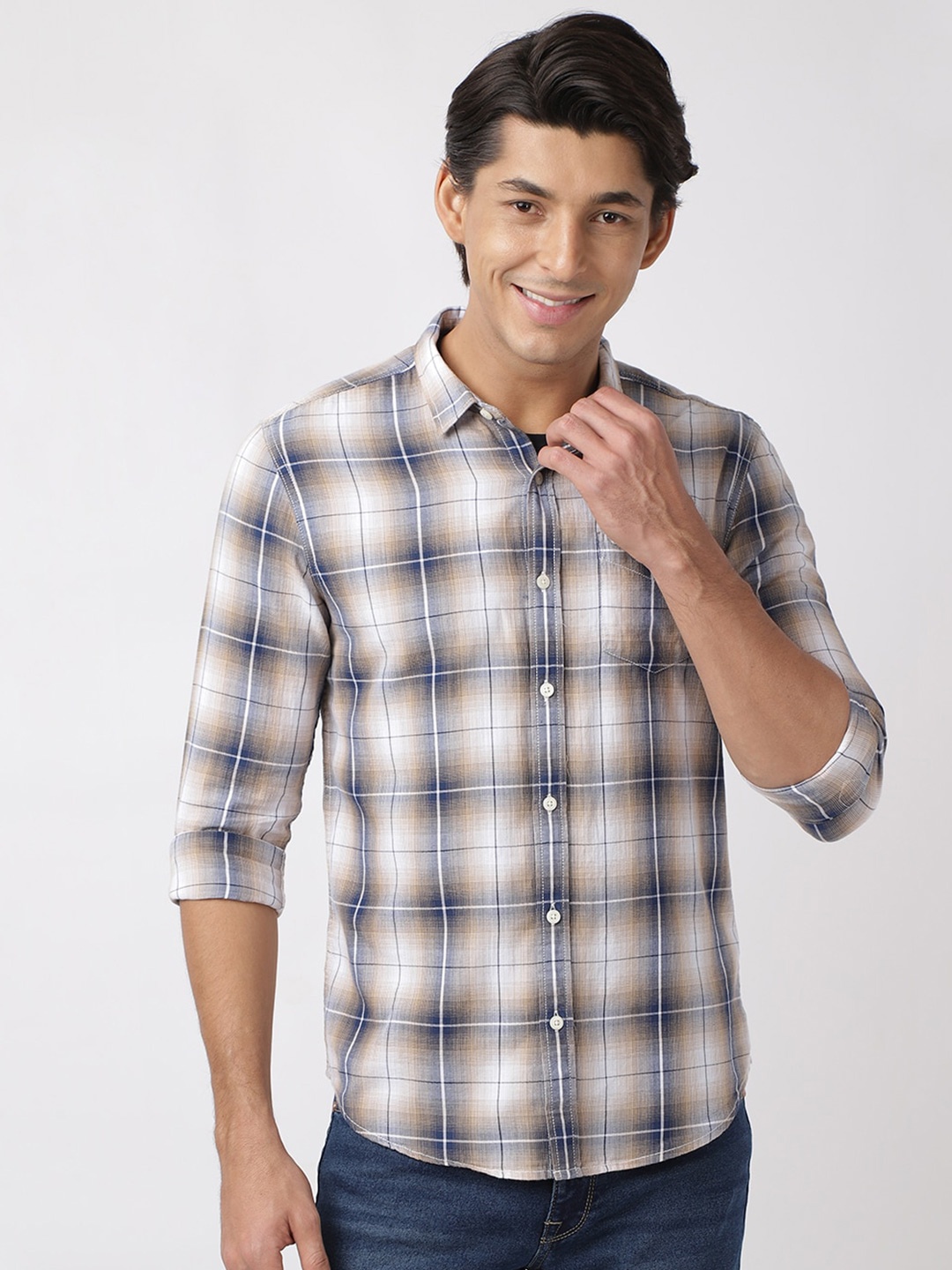 

Wrangler Men Brown Tartan Checked Casual Shirt