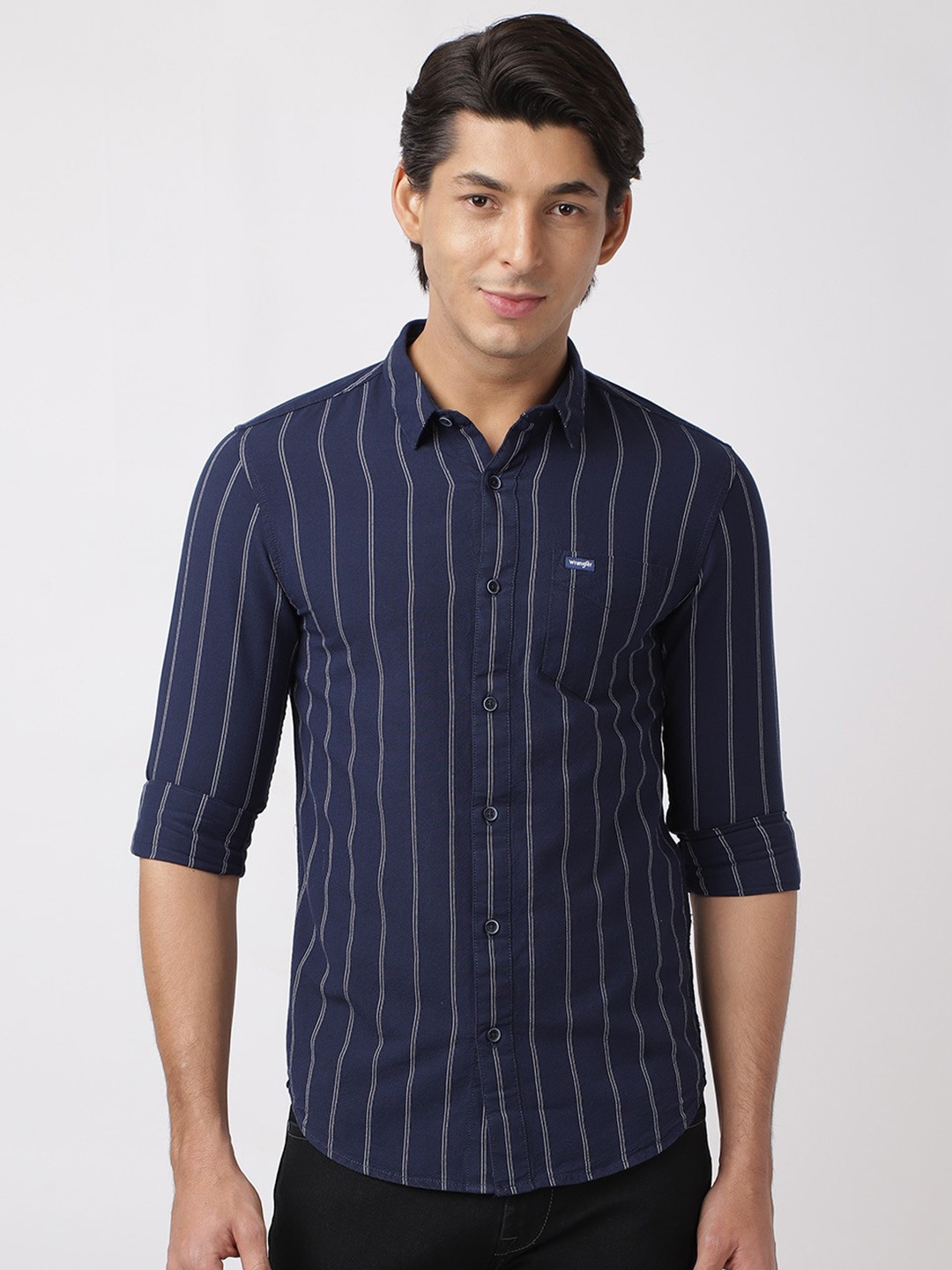 

Wrangler Men Blue Slim Fit Striped Cotton Casual Shirt