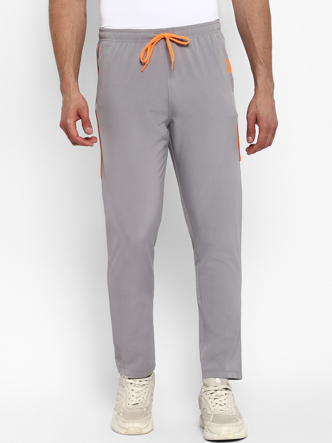 

Yuuki Men Grey Solid Slim Fit Track Pants