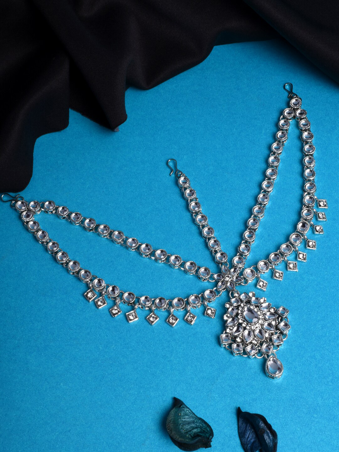 

STEORRA JEWELS Silver-Plated & White Kundan Studded Mathapatti
