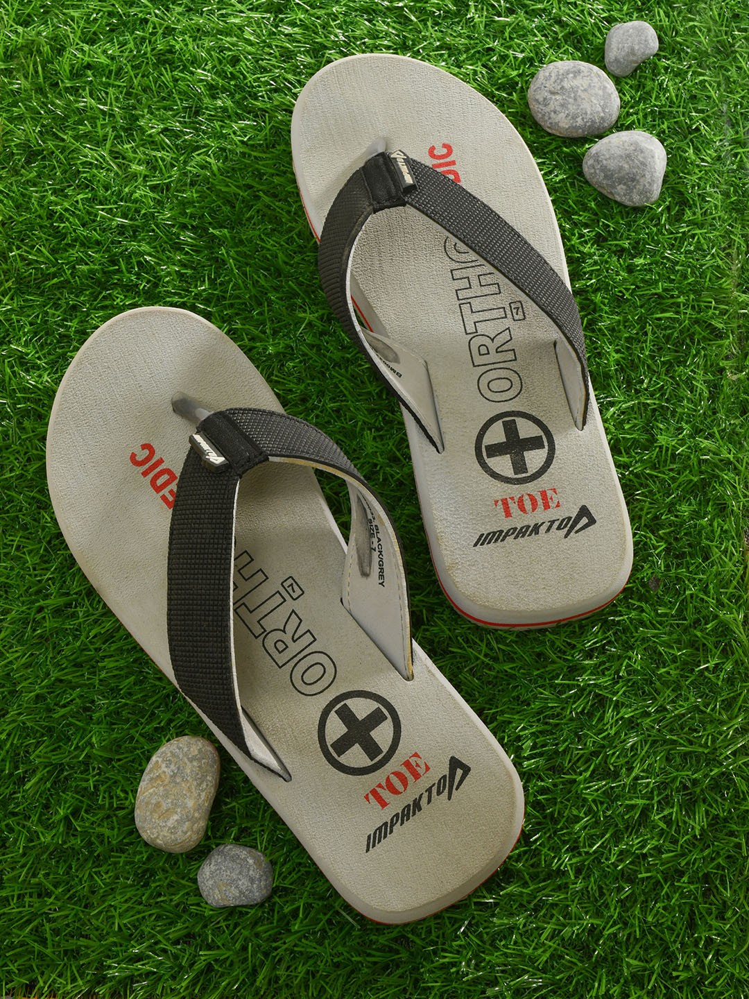 

IMPAKTO Men Grey & Black Printed Room Slippers
