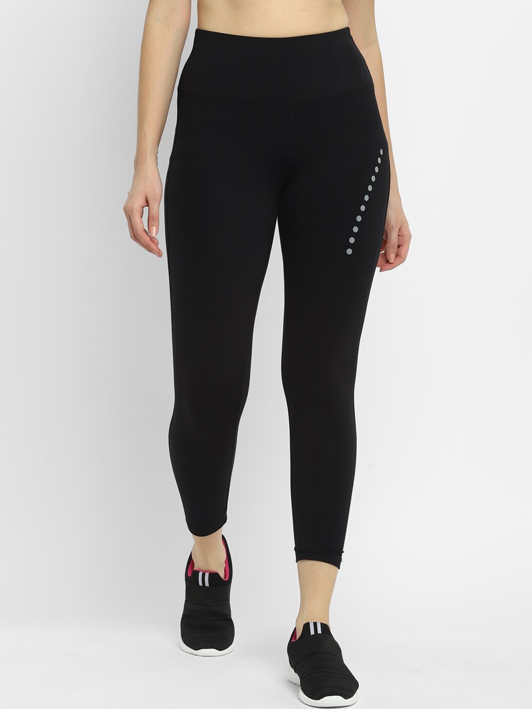 

OFF LIMITS Women Black Solid Rapid-Dry Tights