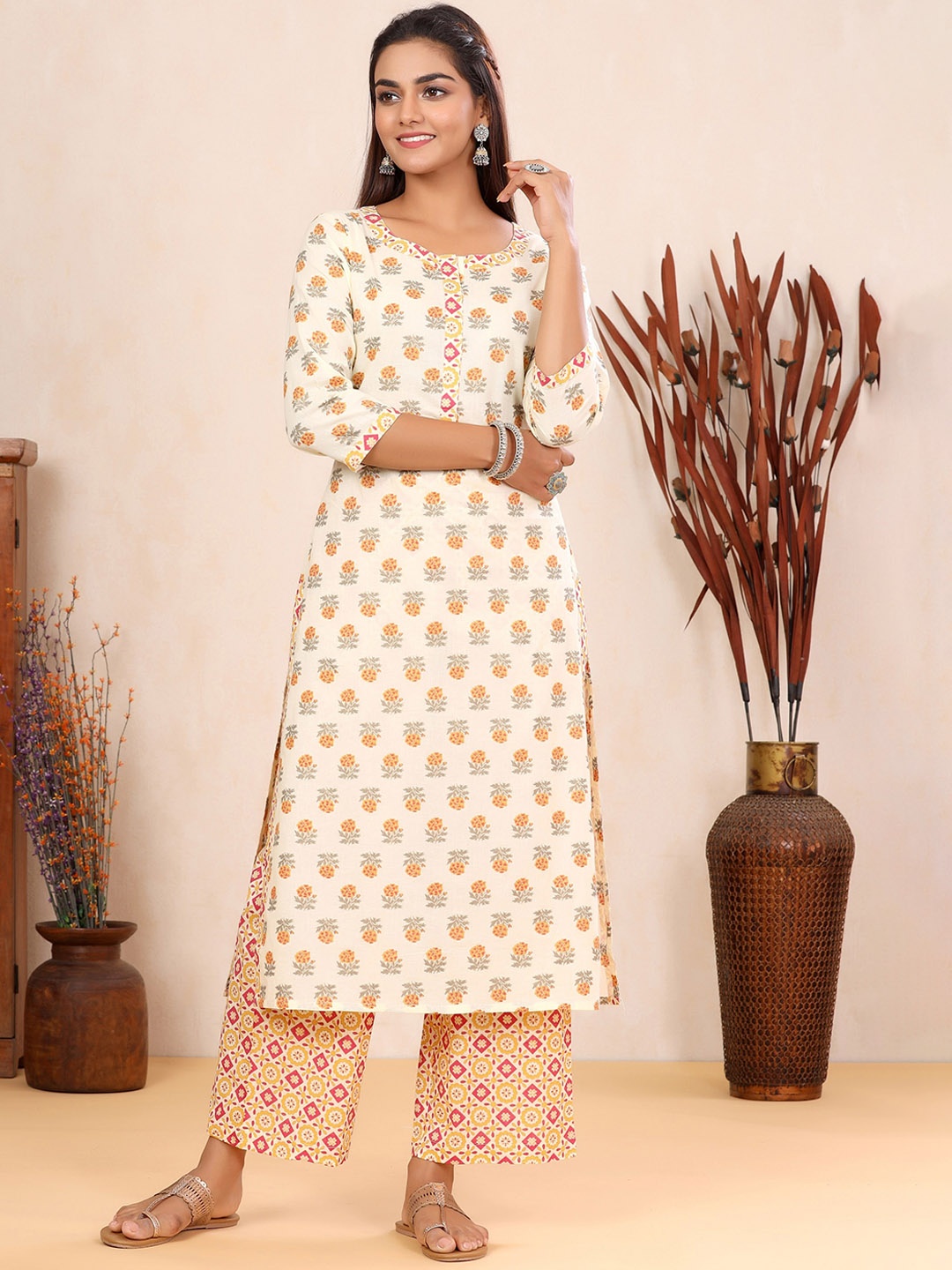 

mirari Women Beige Floral Printed Pure Cotton Kurta Set