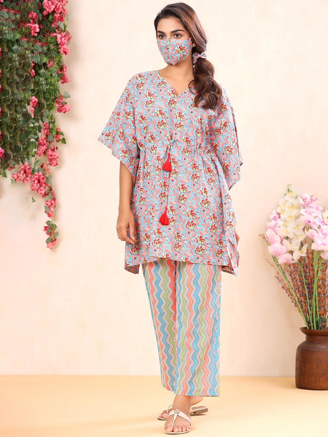 

mirari Women Blue & Red Printed Cotton Night suit
