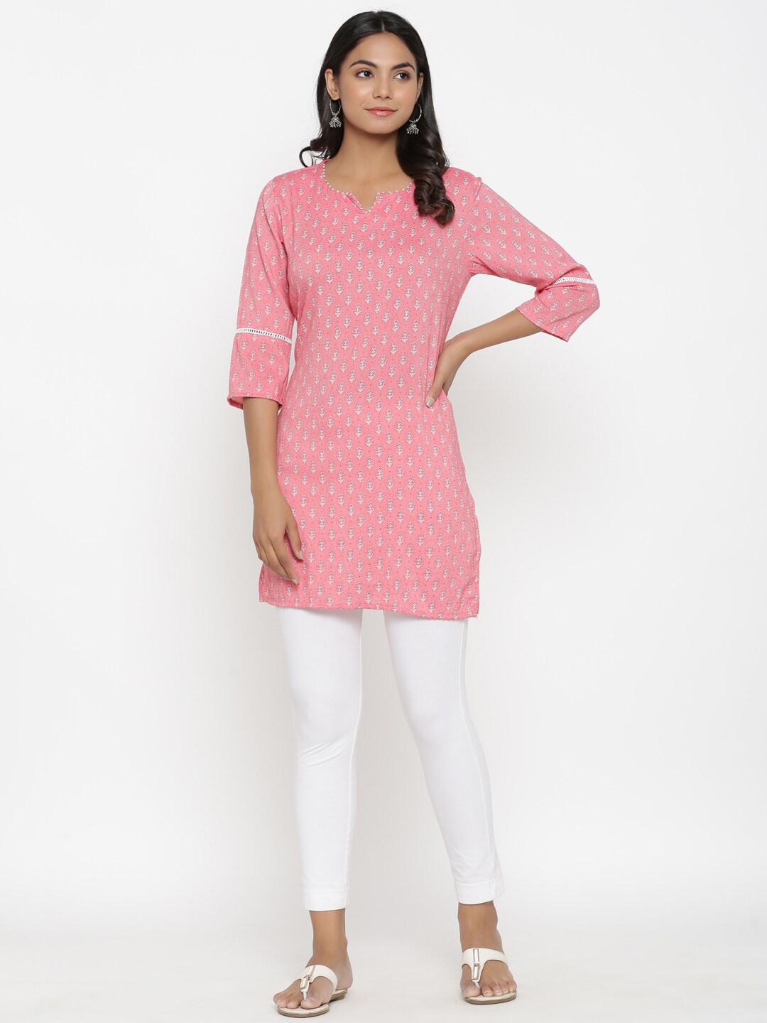 

Do Dhaage Women Pink & White Floral Printed Kurta
