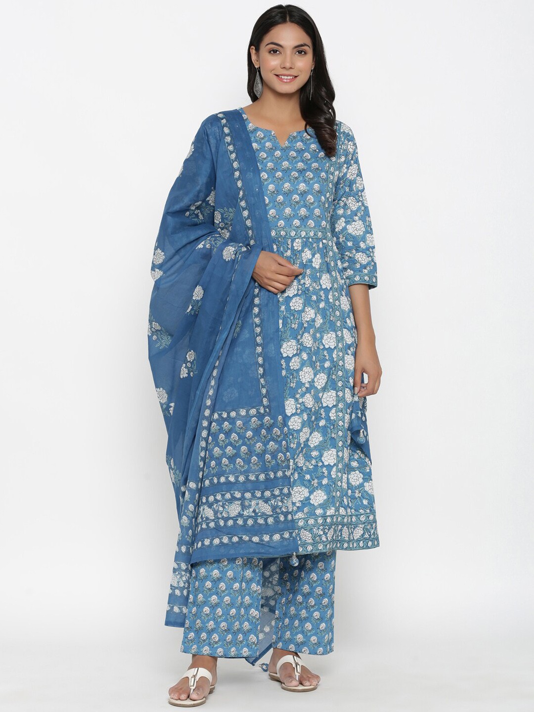 

Do Dhaage Women Blue Floral Printed Pure Cotton Kurta with Palazzos