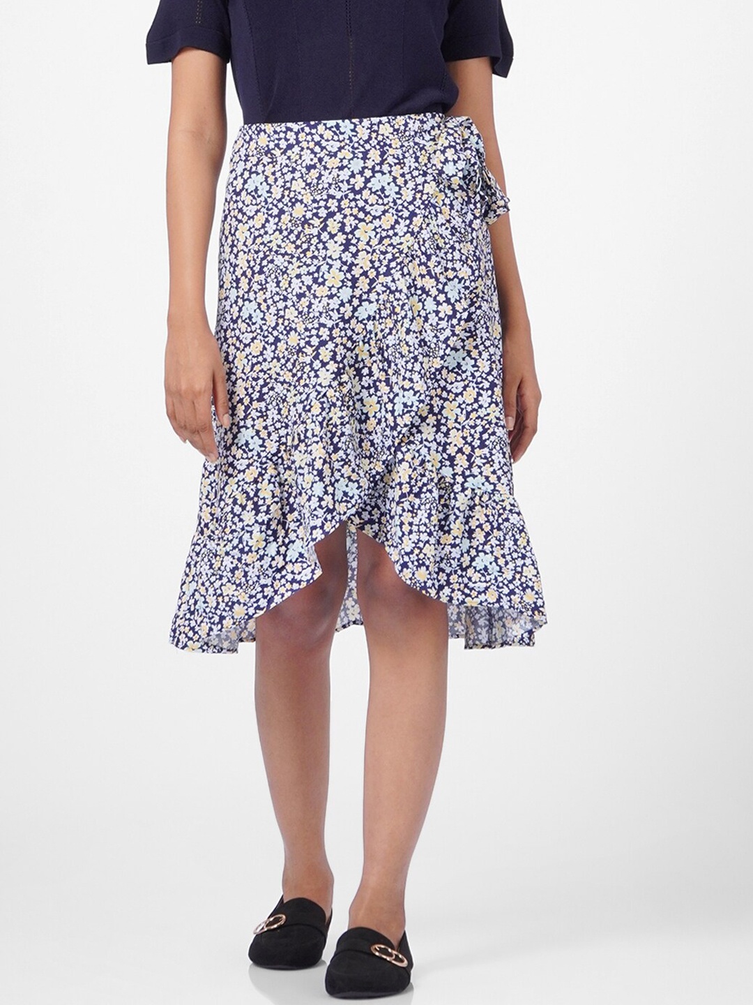 

Vero Moda Women Blue & White Printed Knee-Length Wrap Skirt