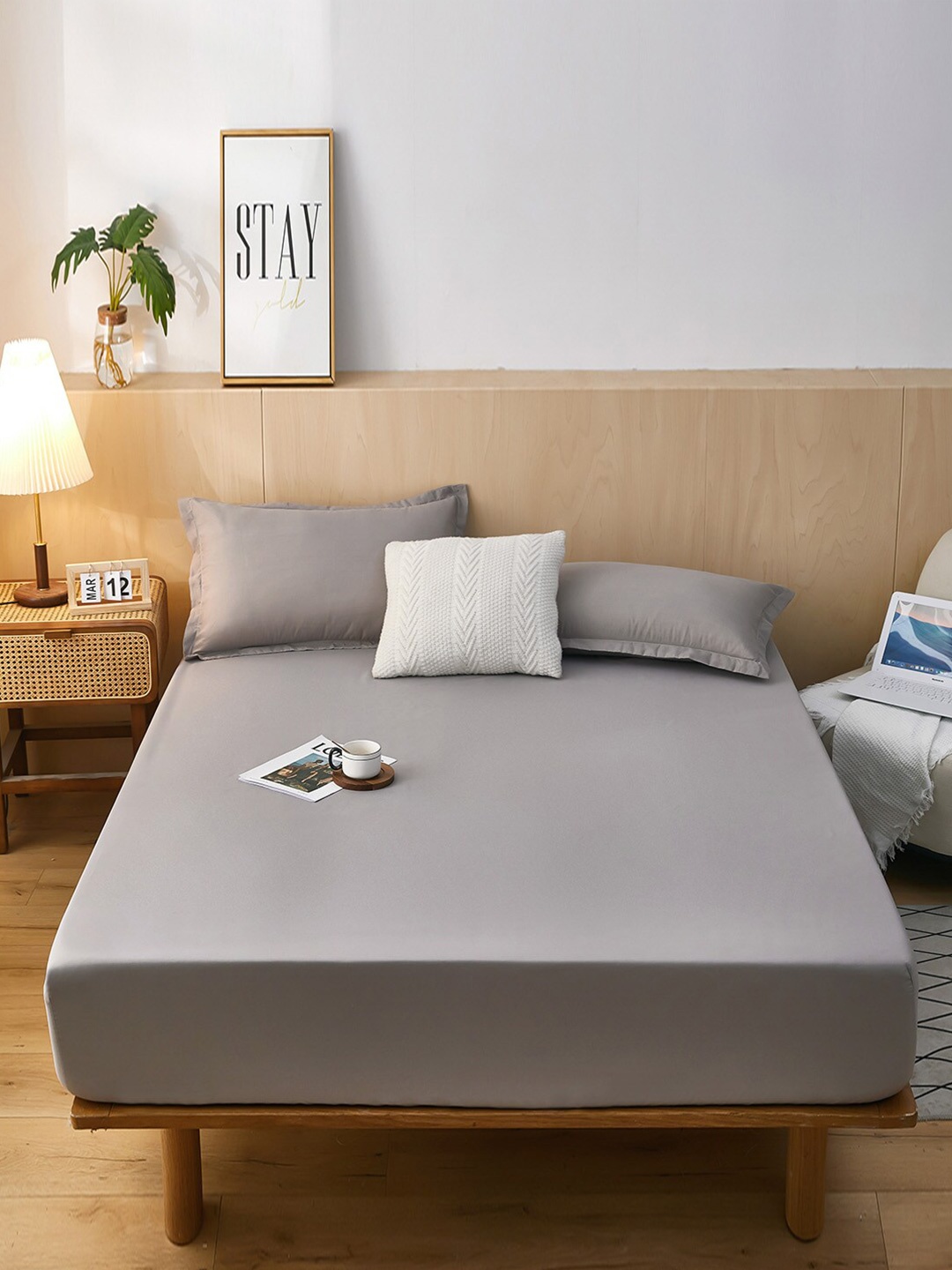 

JC Collection Grey 160 TC Fitted Queen Bedsheet