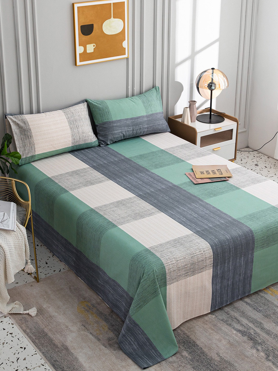 

JC HOME Off White & Green Geometric 200 TC Pure Cotton King Bedsheet with 2 Pillow Covers