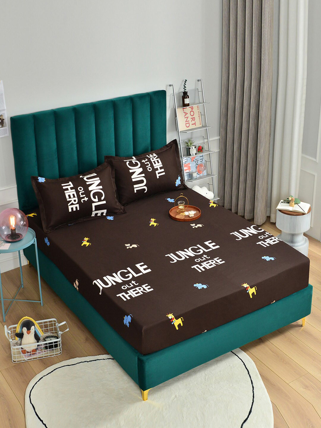 

JC HOME Brown & White Typography 160 TC Queen Bedsheet with 2 Pillow Covers