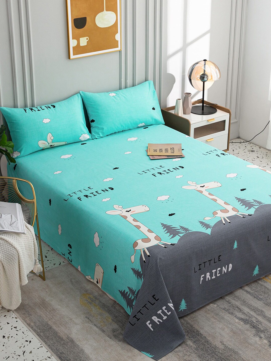 

JC HOME Green & White Graphic 200 TC King Bedsheet with 2 Pillow Covers