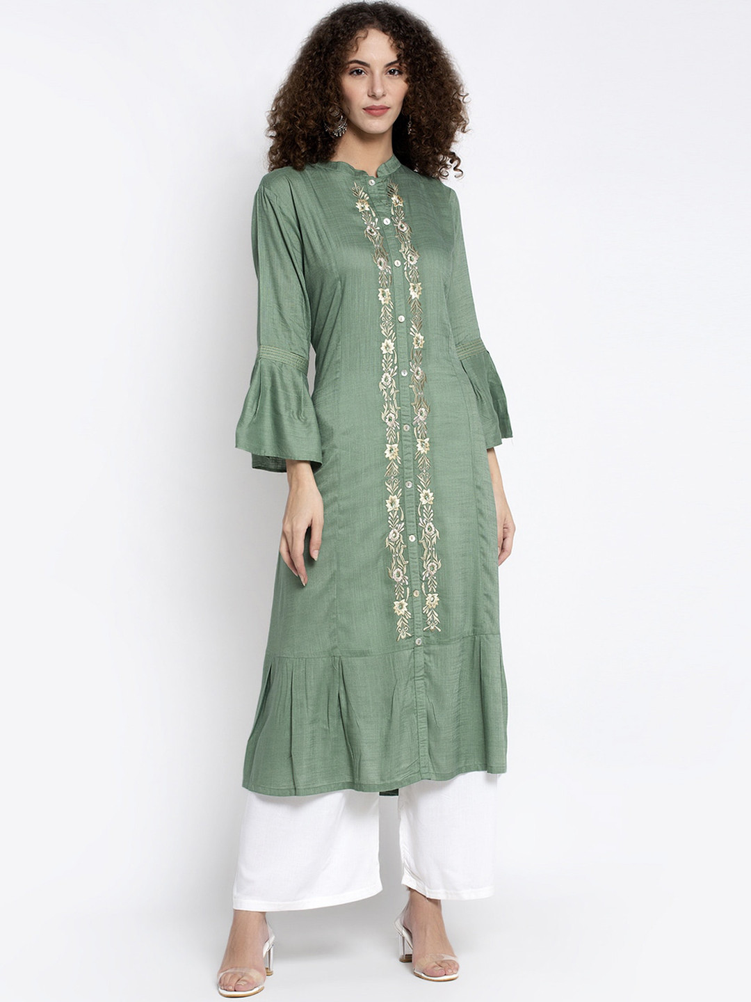 

Aujjessa Women Green Floral Embroidered Bell Sleeves Thread Work Kurta