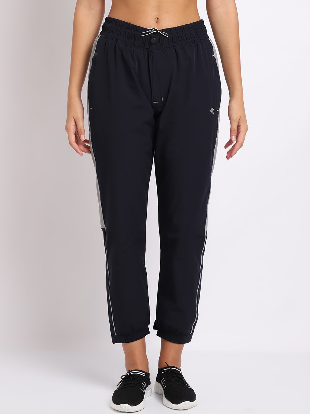 

Gallus Women Navy Blue Regular Fit Solid Joggers