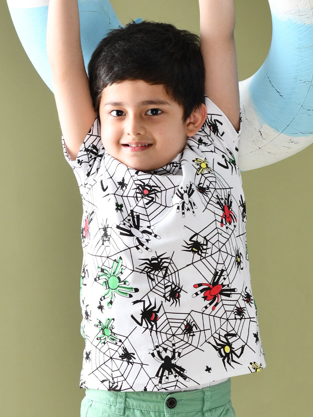 

Anthrilo Boys White & Black Printed T-shirt