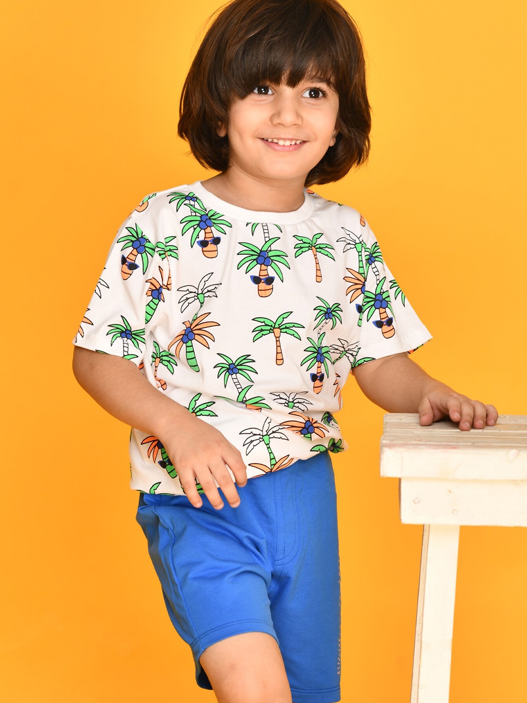 

Anthrilo Boys White Floral Printed Tropical Cotton T-shirt