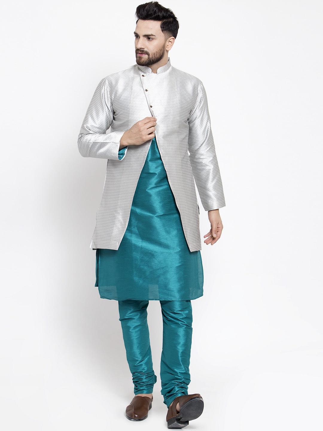 

Kaifoo Men Green & Silver Solid Silk Blend Kurta Set