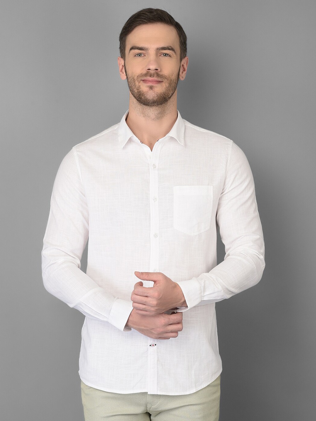 

Canary London Men White Solid Slim Fit Casual Shirt
